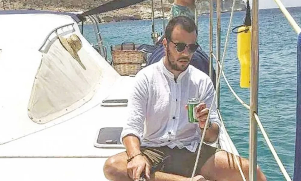 Δάσκαλος βιντεοσκοπούσε και υποχρέωνε σε άσεμνες πράξεις τους μαθητές του